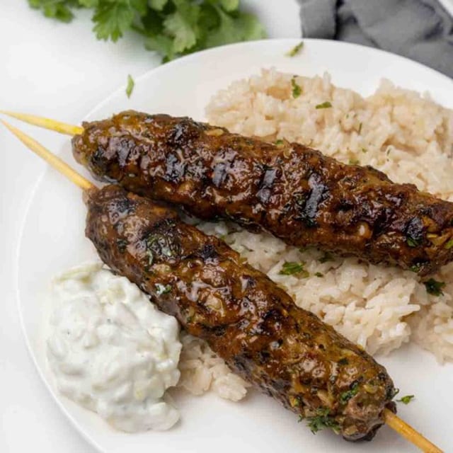 Kufta Kebab Plate & 2 sides.