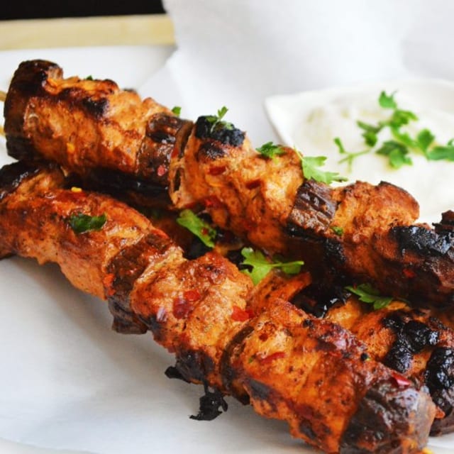 Shish Tawook Plate & 2 Sides.